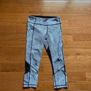 Lululemon pace rivals pants